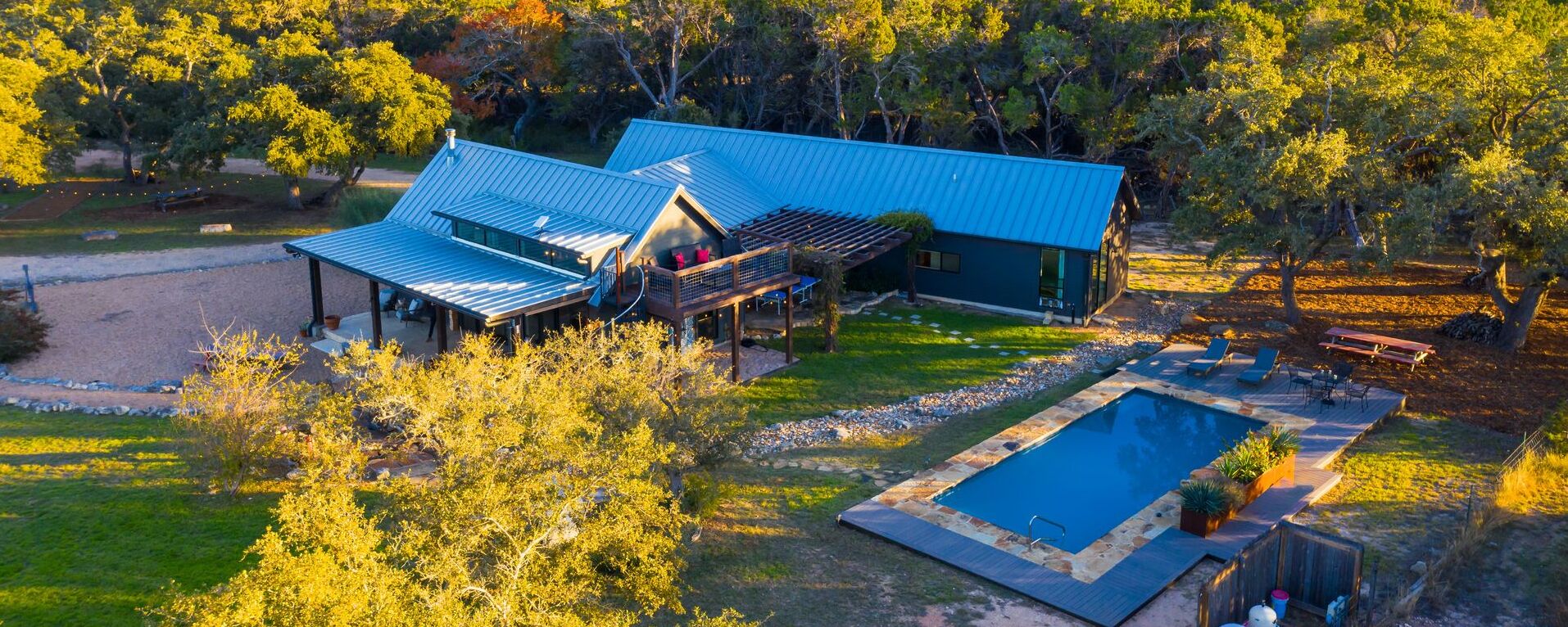 NEW Pool, Hot Tub, Views, Fire Pit - Stunning 5-acre Retreat! Casa + Casita