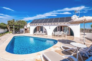 Pool - Villa Chiquita - Three Bedroom Villa, Sleeps 4 (Cala en Porter)