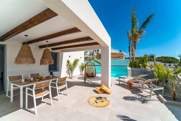 Outdoor dining - Villa Paparouna - Two Bedroom Villa, Sleeps 4 (Gennadi)