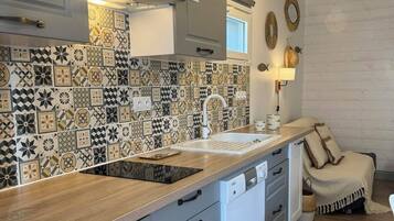 Micro-ondes, four, plaque de cuisson, lave-vaisselle