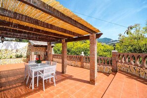 Outdoor dining - Villa Cortijo Algarrobo (Frigiliana)