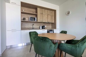 Fridge, microwave, oven, dishwasher