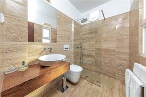 Douche, serviettes fournies