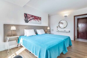 3 chambres, bureau, fer et planche à repasser, Wi-Fi