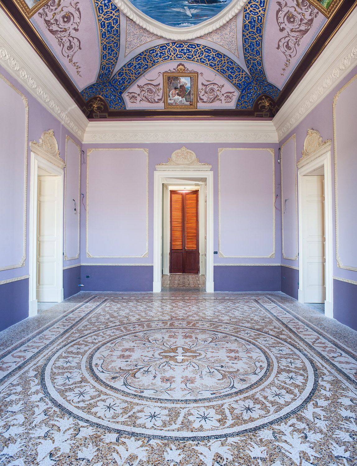 40-inch LED TV with satellite channels, pay movies