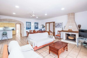 Smart TV, table football - Villa Alaris - Five Bedroom Villa, Sleeps 10 (Sant Tomas)