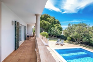 Terrace/patio - Villa Alaris - Five Bedroom Villa, Sleeps 10 (Sant Tomas)
