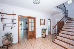 Interior - Villa Alaris - Five Bedroom Villa, Sleeps 10 (Sant Tomas)