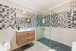 Shower, towels