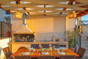 Outdoor dining - Villa Mulberry Tree - Four Bedroom Villa, Sleeps 8 (Crete)