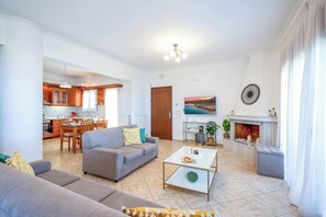Smart TV, ping pong - Villa Mulberry Tree - Four Bedroom Villa, Sleeps 8 (Crete)