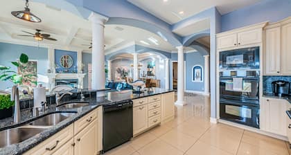 Sunset Beach Palace in Treasure Island - Beachfront