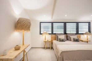 2 habitaciones, caja de seguridad en la habitación y escritorio 