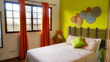 4 bedrooms, desk, iron/ironing board, free WiFi