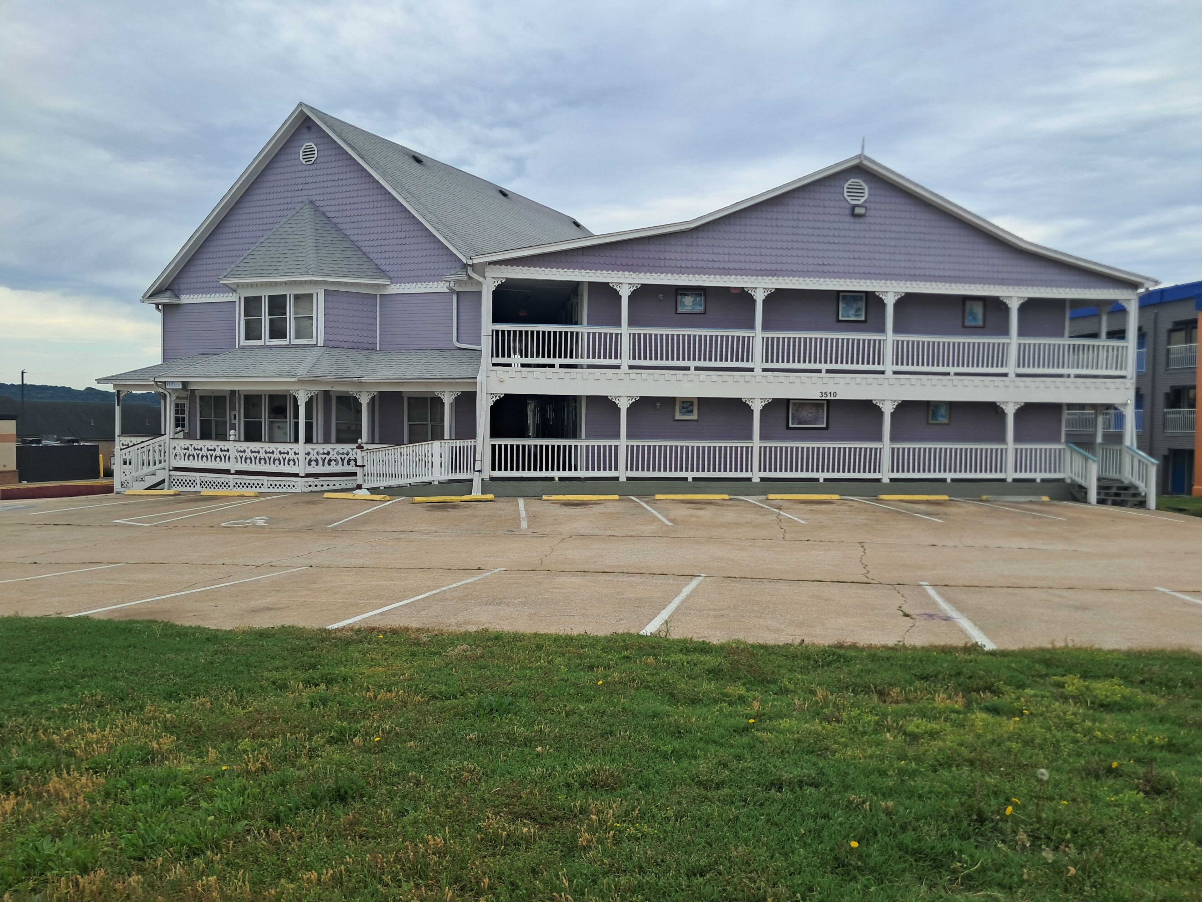 Façana frontal de l'allotjament