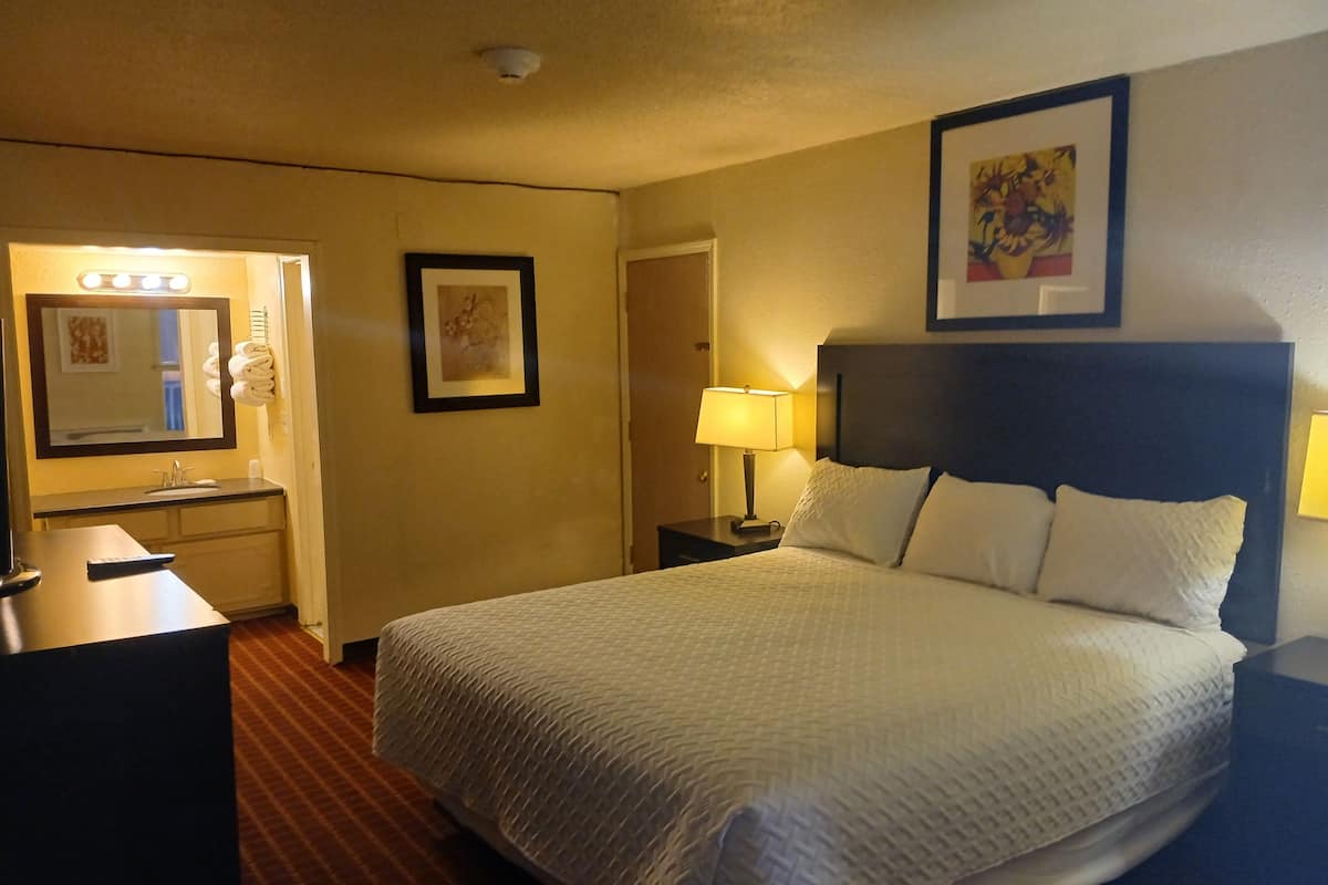 Basic Single Room | Free WiFi