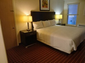Basic Single Room | Free WiFi - 76 Family Inn (Branson)