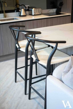 Dining - 10 Park Square East - Suite 8 (Leeds)