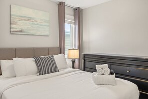 3 habitaciones, escritorio, tabla de planchar con plancha y wifi gratis 