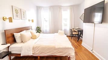 3 bedrooms, desk, iron/ironing board, free WiFi