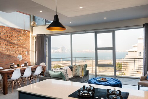 The Bond Square - Two Bedroom Apartment, Sleeps 4