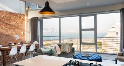 The Bond Square - Two Bedroom Apartment, Sleeps 4