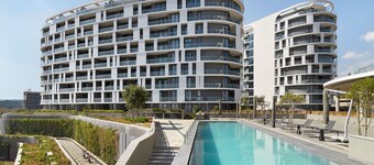 Ellipse Waterfall 31015