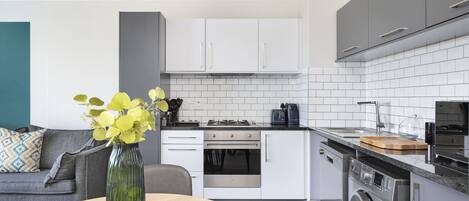 Fridge, microwave, oven, stovetop