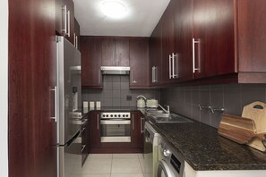 Refrigerador, microondas, horno y lavavajillas