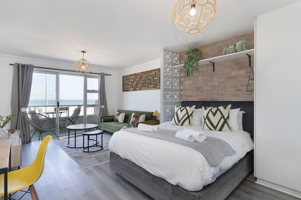 1 bedroom, free WiFi, bed sheets - Sea Spray B104 - Studio Apartment, Sleeps 2 (Cape Town)