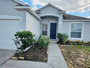 Exterior detail - Relax with Nature-Family Home away from home (Davenport)