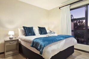 2 bedrooms, free WiFi, bed sheets - Sandy Bay 12B - Two Bedroom Apartment, Sleeps 4 (Cape Town)