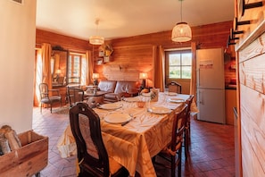 Dining - Pond, Forest, boat (Toury-sur-Jour)