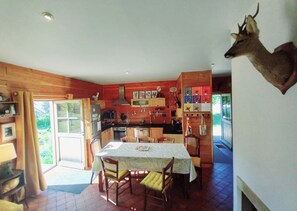 KĂŒhlschrank, Mikrowelle, Ofen, Herdplatte