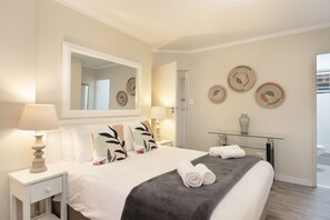 2 室のベッドルーム、WiFi (無料)、ベッドシーツ