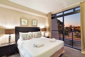 2 bedrooms, free WiFi, bed sheets - Waterstone East F201 (Cape Town)