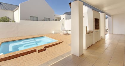 Oyster Retreat - Cuatro Habitaciones Casa, Capacidad 8