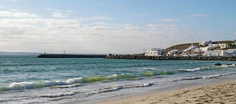 Oyster Retreat - Four Bedroom House, Sleeps 8