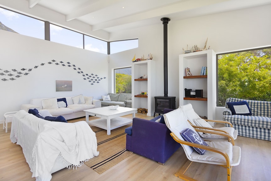 Suidersee-voelklip - Four Bedroom House, Sleeps 10 - Hermanus