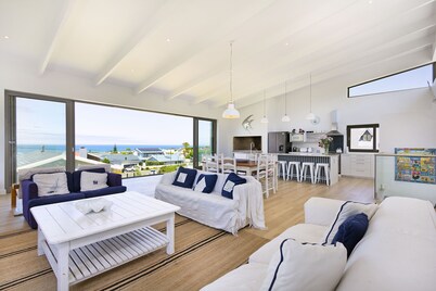 Suidersee-Voelklip - Four Bedroom House, Sleeps 10