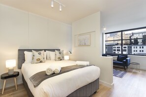 1 bedroom, free WiFi, bed sheets - The Tokyo 705 - Studio Apartment, Sleeps 2 (Cape Town)