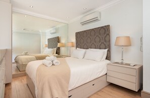 1 bedroom, free WiFi, bed sheets - Sandringham 45 - Studio Apartment, Sleeps 2 (Cape Town)