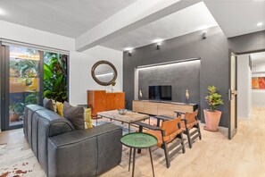 Interior - Oranjezicht Haven - Three Bedroom Apartment, Sleeps 6 (Cape Town)