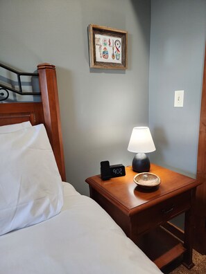 1 habitación, tabla de planchar con plancha, wifi gratis y ropa de cama