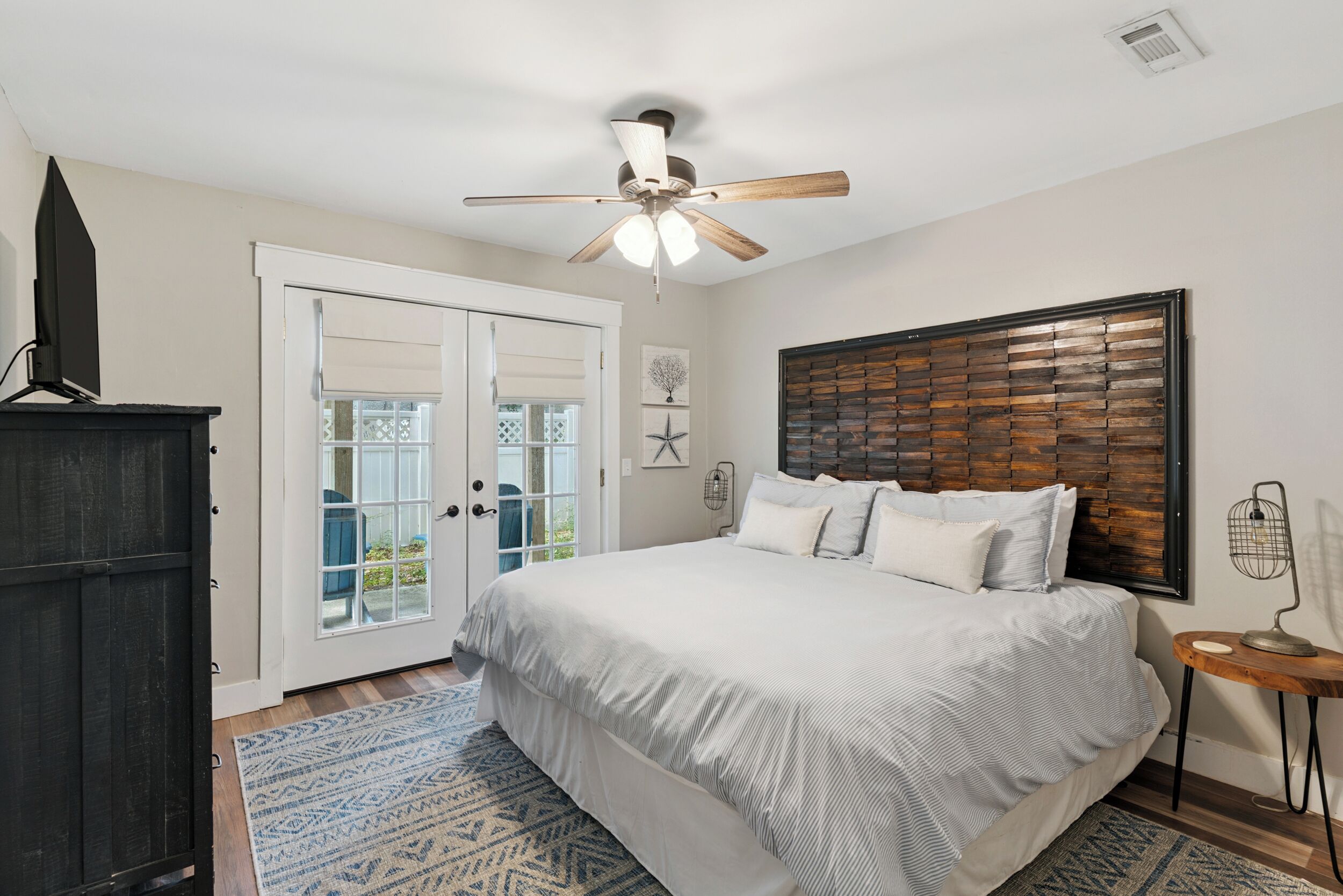 4 makuuhuonetta, silitysrauta/-lauta, vauvan matkasänky, ilmainen Wi-Fi