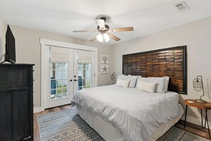 4 makuuhuonetta, silitysrauta/-lauta, vauvan matkasänky, ilmainen Wi-Fi