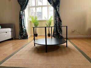 Living area - Cozy 1Br Flat Near Uel Campus Beckton/dlr/parking (London)
