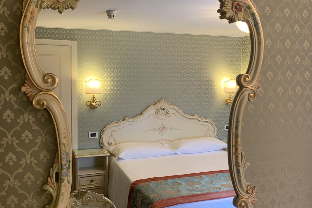 Panoramic Double Room | Minibar, in-room safe, desk, free WiFi