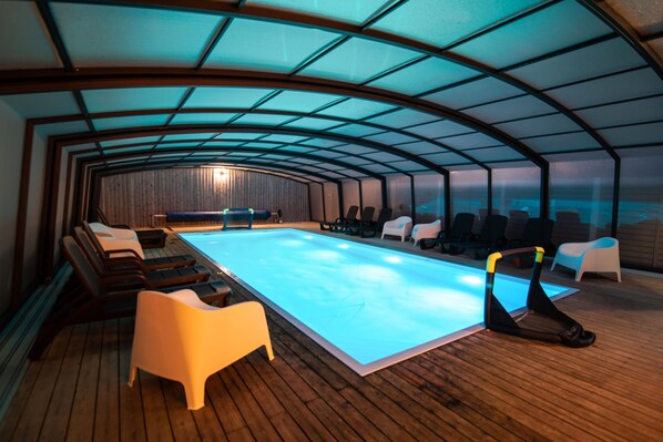 Indoor pool, outdoor pool, sun loungers