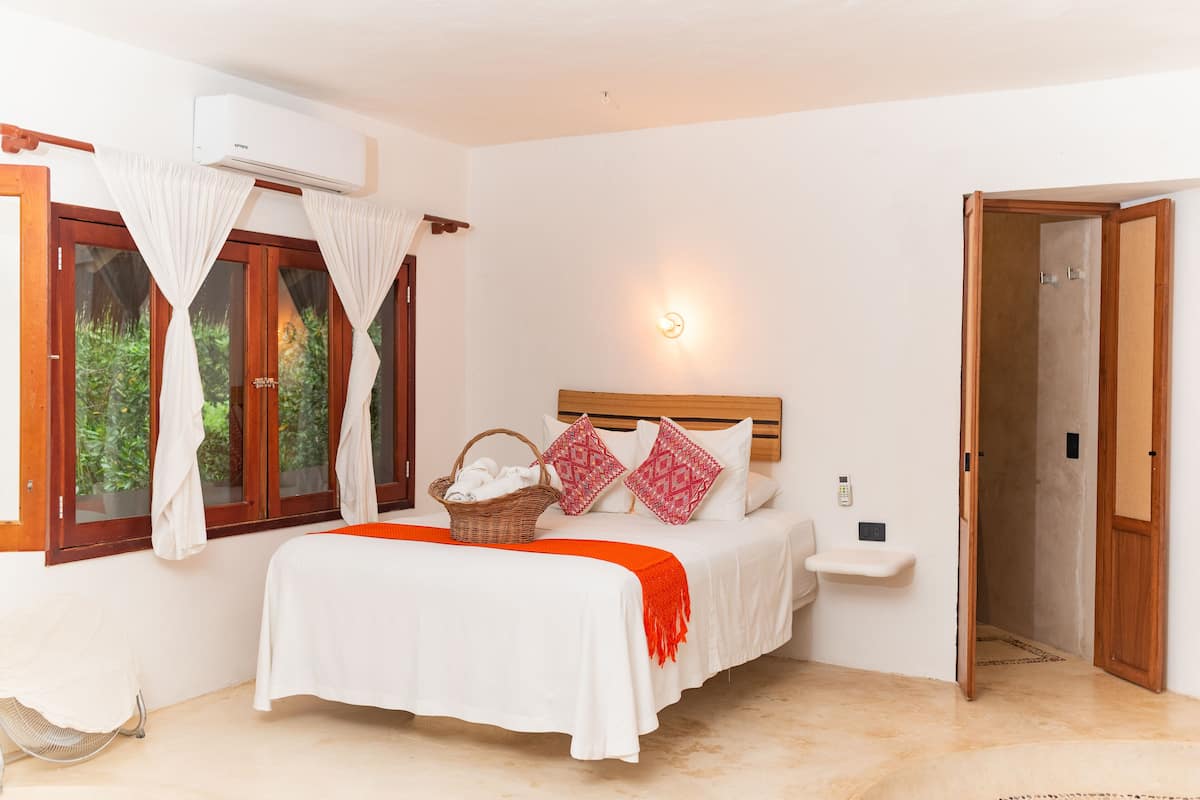 Estudio, cocineta | 1 habitación, caja de seguridad en la habitación y cuna de viaje